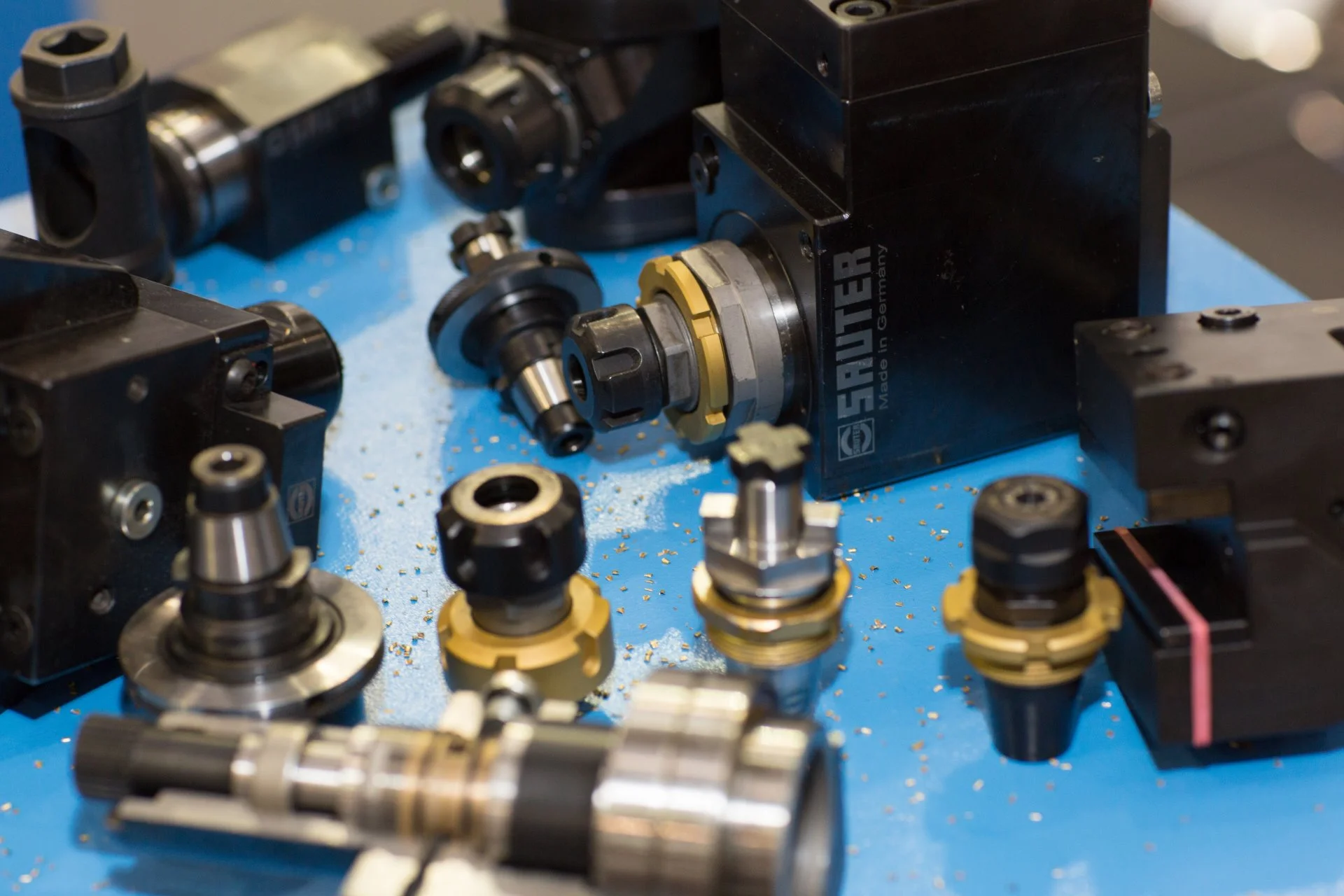 مصنع المعدات التكنولوجية لآلات CNC وآلات الخراطة الآلية